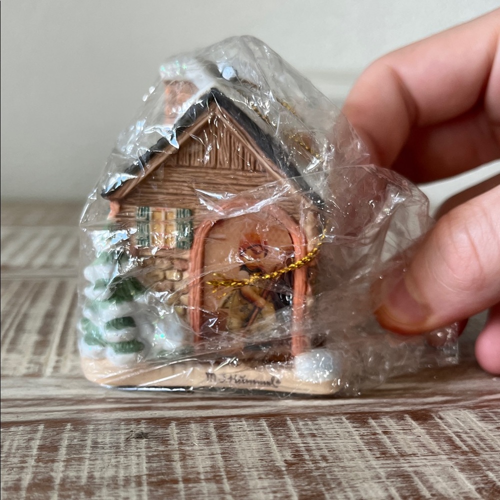 M.J. Hummel Holidays Bavarian Village Company Is Coming Vintage 1999